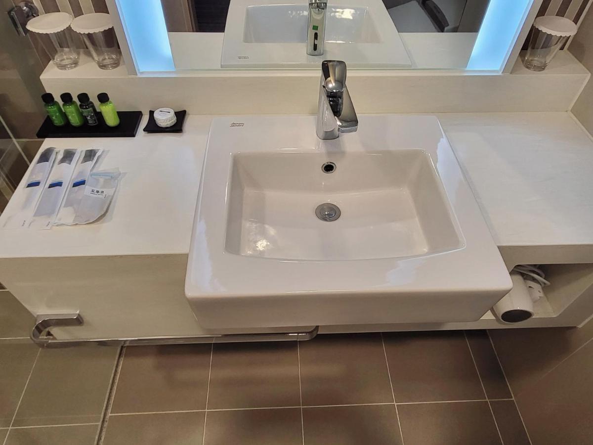 Hotel Tour Incheon Airport Hotel & Suites Extérieur photo
